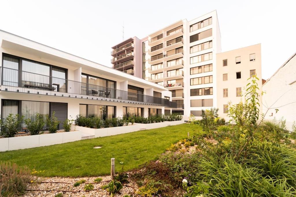 Gold Garden Terrace Apartment Brno Extérieur photo