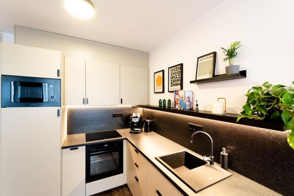 Gold Garden Terrace Apartment Brno Extérieur photo